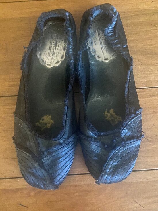 Seychelles Shoes - Seychelles Women's 9.5 Black Satiny Ballerina Shoes